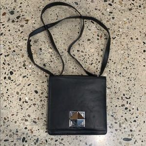 L.A.M.B by Gwen Stefani Crossbody med shoulder bag